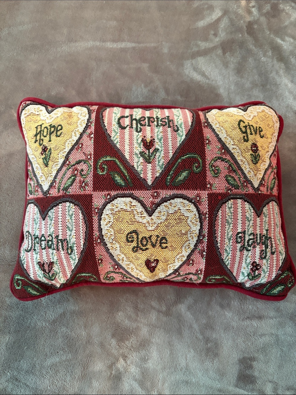 Heart Pattern Accent Pillow - Red